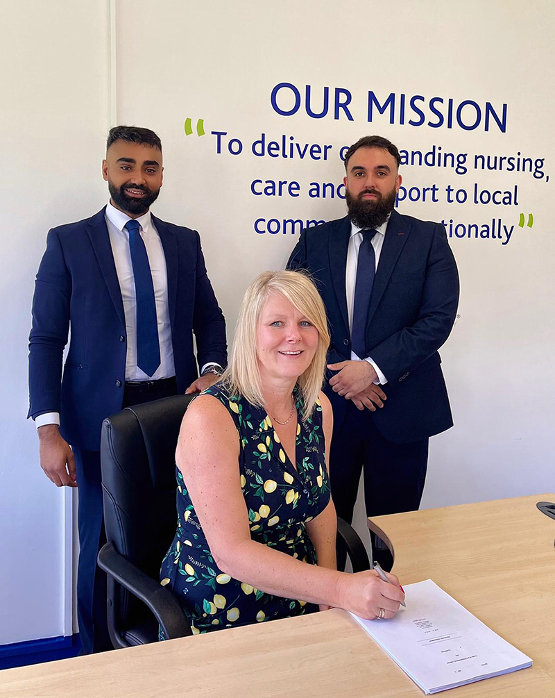 Kare Plus Franchising CEO Yvonne Tomlinson pictured with Kare Plus Newcastle Director's Iki Youssaf (Left) and Ricki Walia (Right)